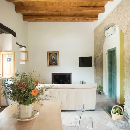 Rifugio Tra Gli Ulivi Bed & Breakfast *